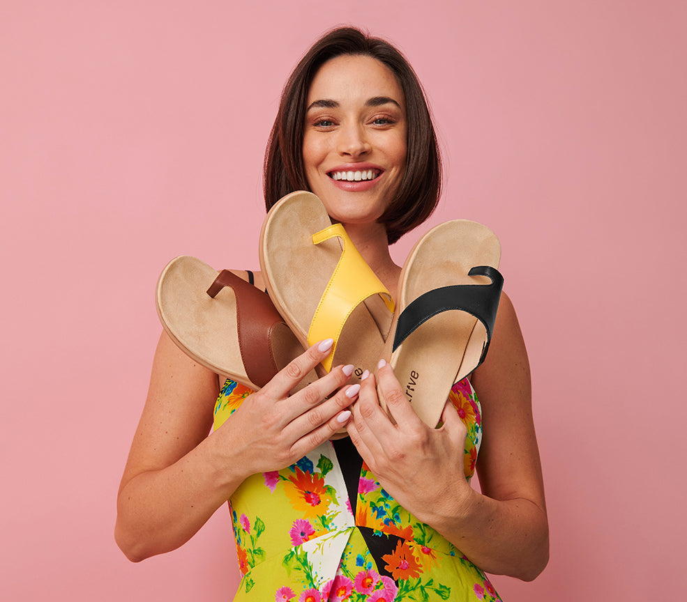 Strive Footwear Sandali Capri Donna, Nero, Chiusura Regolabile, Riconosciuti APMA Per La Salute Del Piede